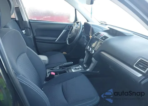 2017 Subaru Forester 2.5I Premium z USA, uszkodzony, nr VIN JF2SJAEC4HH485370